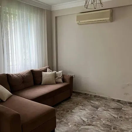 Lovely Summer House With Pool كوشاداسيه
