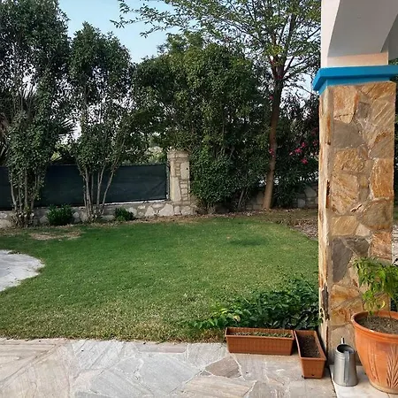 Lovely Summer House With Pool * كوشاداسيه
