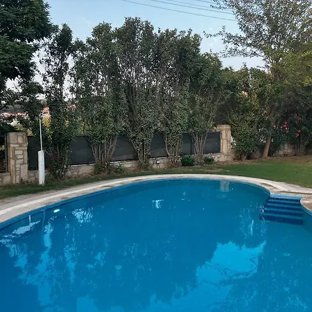 וילה Lovely Summer House With Pool